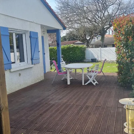 Les Lavandes With Garden *